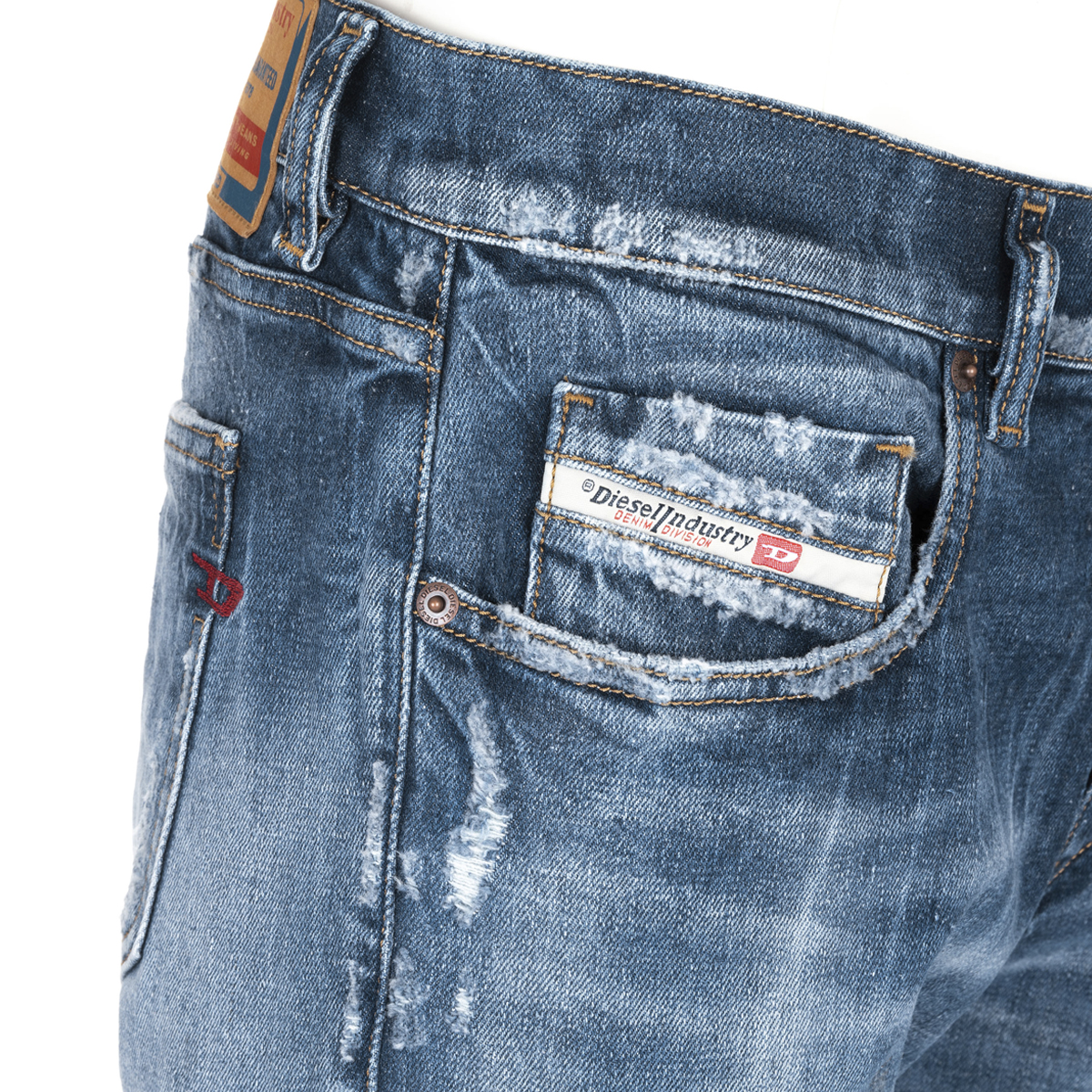 DIESEL 2019 D-Strukt