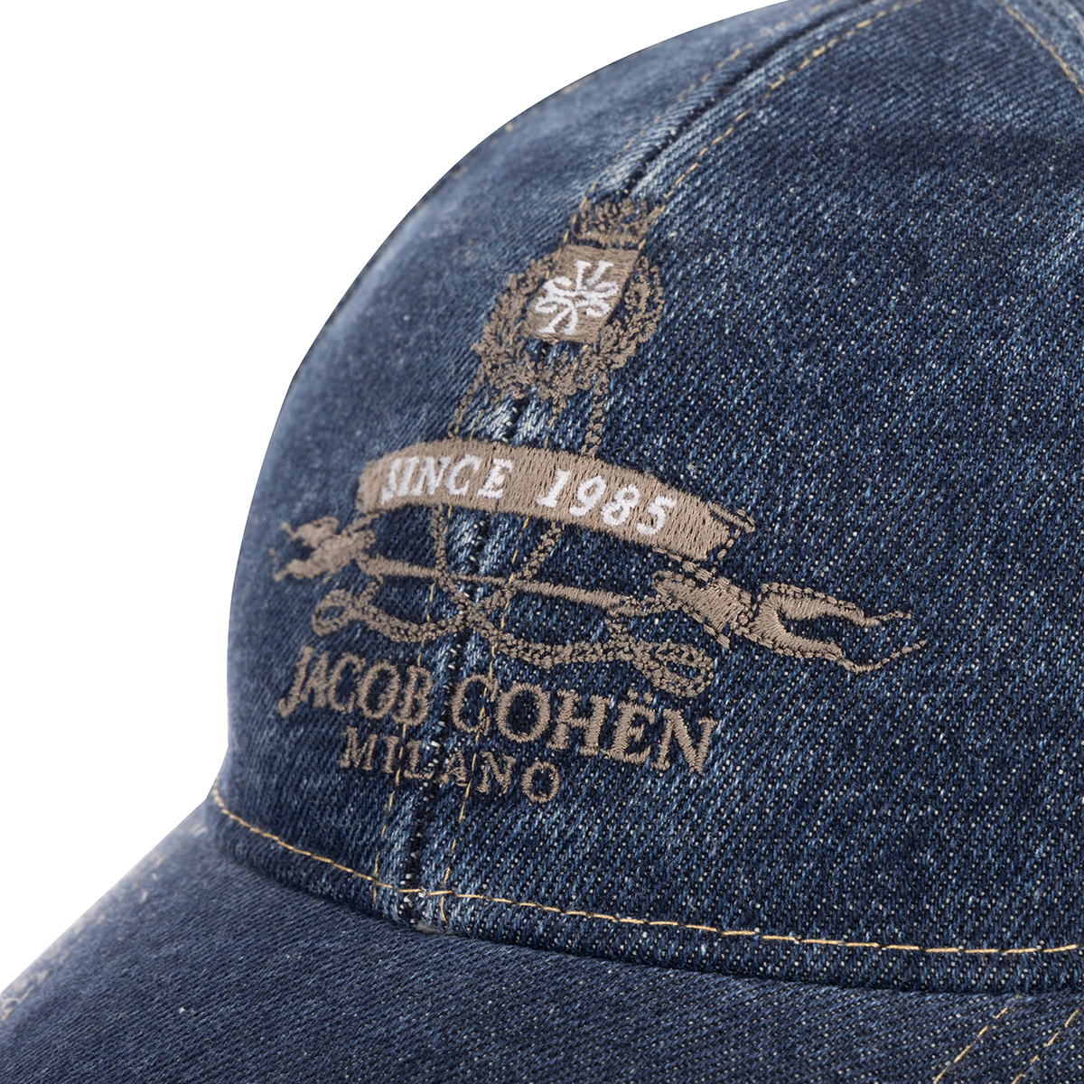 JACOB COHEN Risciacquo del berretto da baseball
